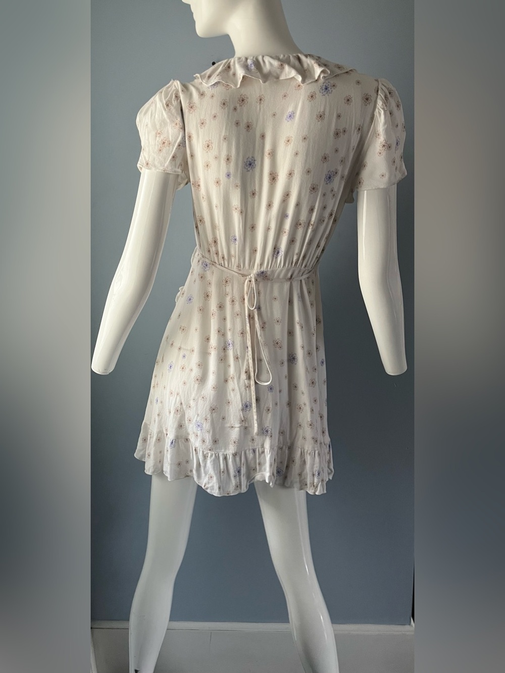 Sunday Best White Savoy Ruffle Hem Aritzia Mini Wrap Dress Floral Print Size S - Picture 5 of 11